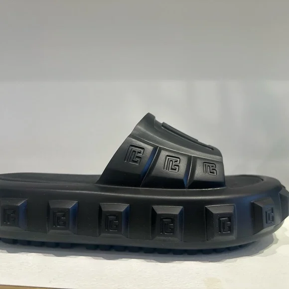 BNWT Balmain Ari Slides! - Picture 4 of 5